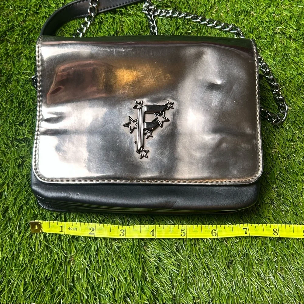 Fiorelli Metallic Silver Black Crossbody Bag Star Logo Chain‎ Strap Handbag